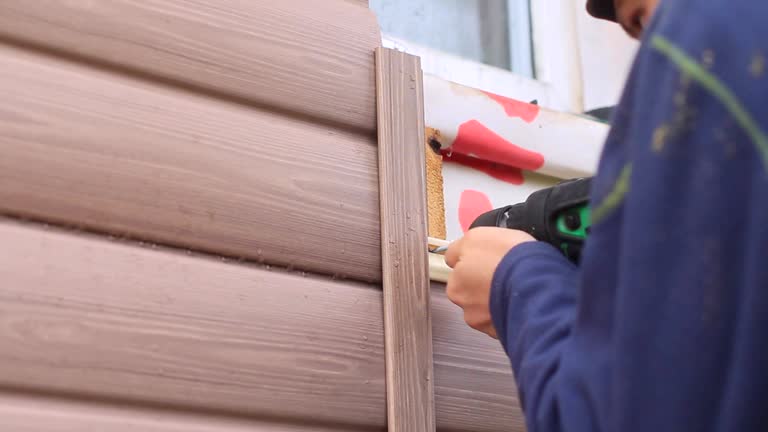 Affordable siding repair and maintenance services in Huntington, VA